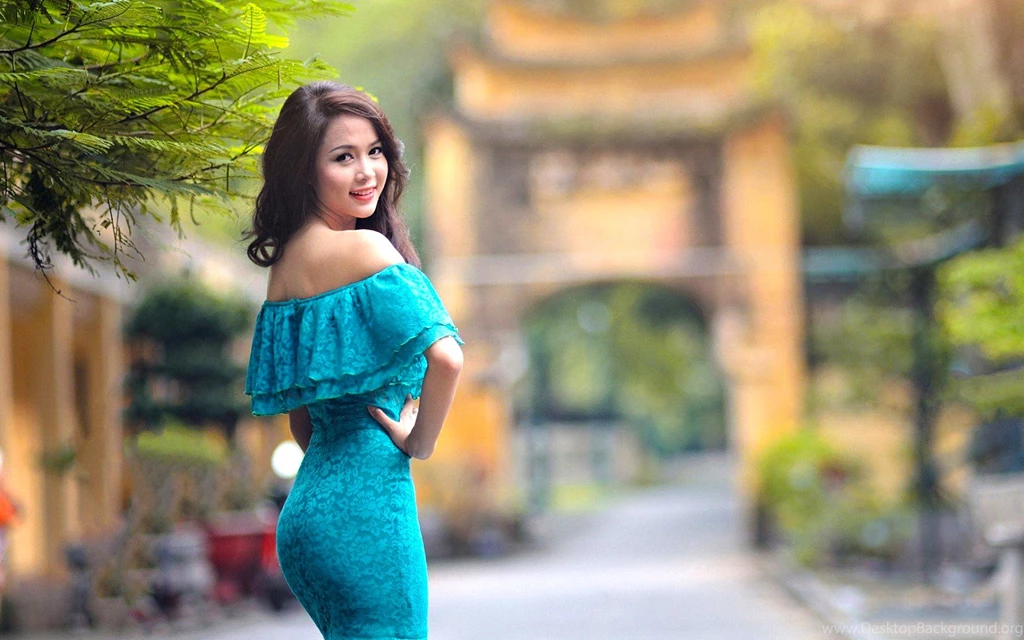 Modern Blue Dress Wear Hot Lady New Hd WallpaperNew Hd Wallpapers