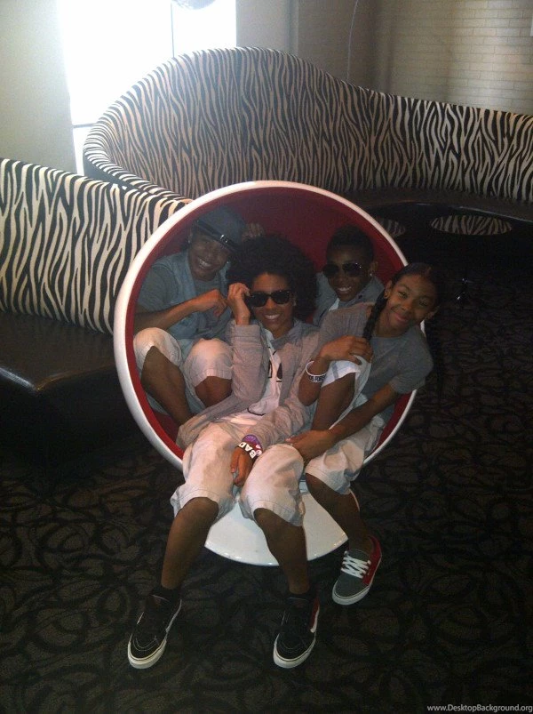 Attractive Mindless Behavior