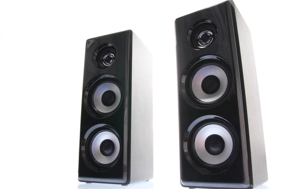 Download Wallpapers 3840x2400 Column, White Background, Music Ultra ...