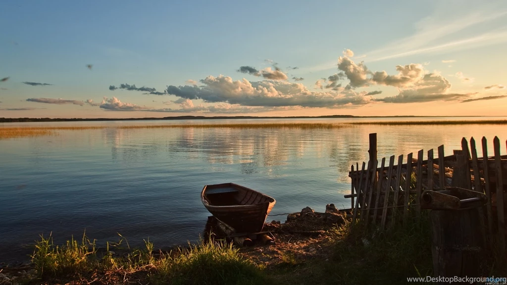 The Boat By The Shore Of Lake 1600×900