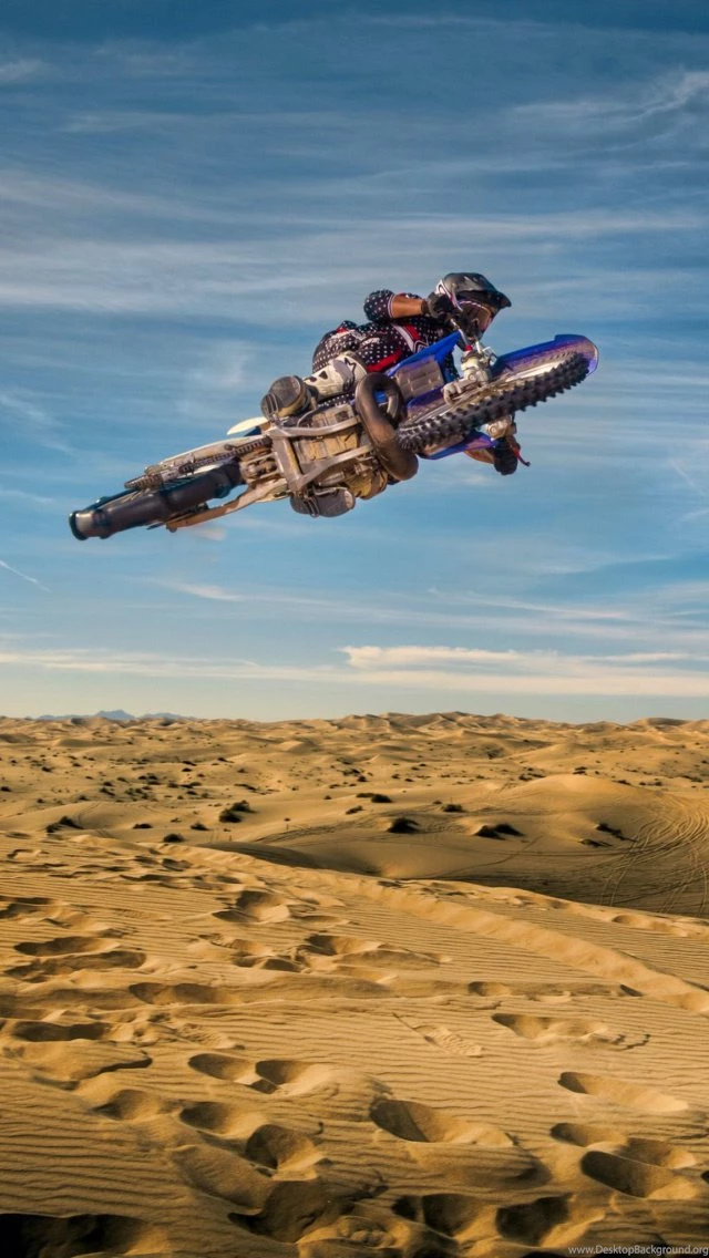 Motocross In Desert Wallpapers For iPhone 5