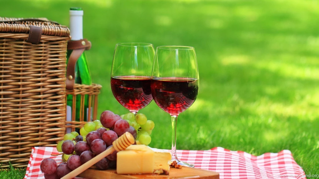Download 1920x1080 Two Glasses Of Red Wine On A Picnic Wallpapers
