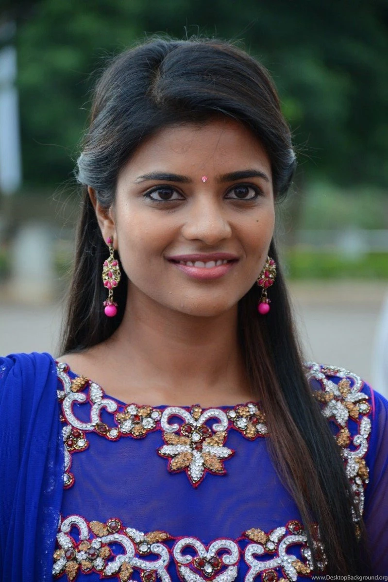 Iyshwarya Rajesh New Photos Gallery,Iyshwarya Rajesh Hd Wallpapers ...