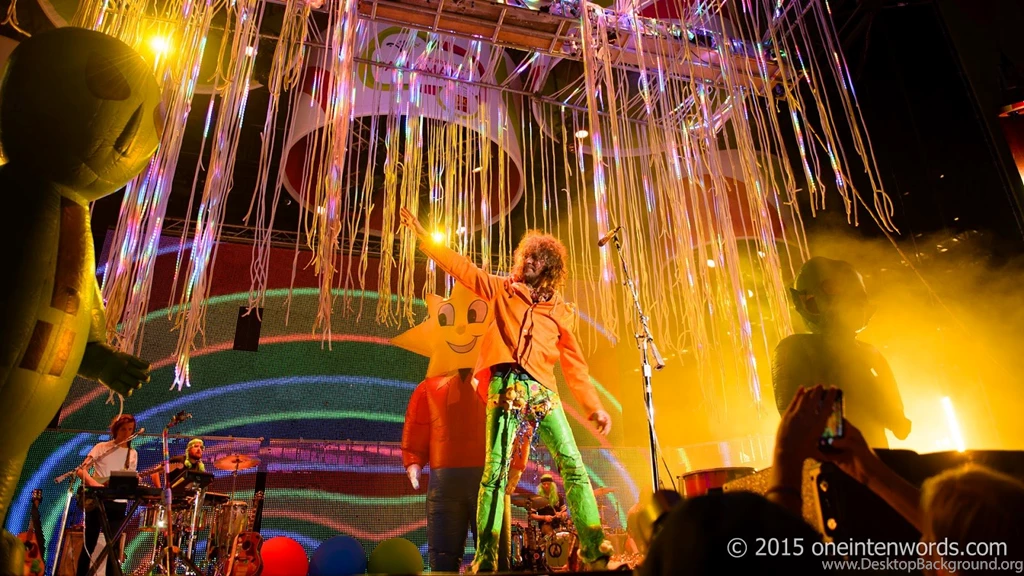One In Ten Words: The Flaming Lips At Nathan Phillips Square For ...