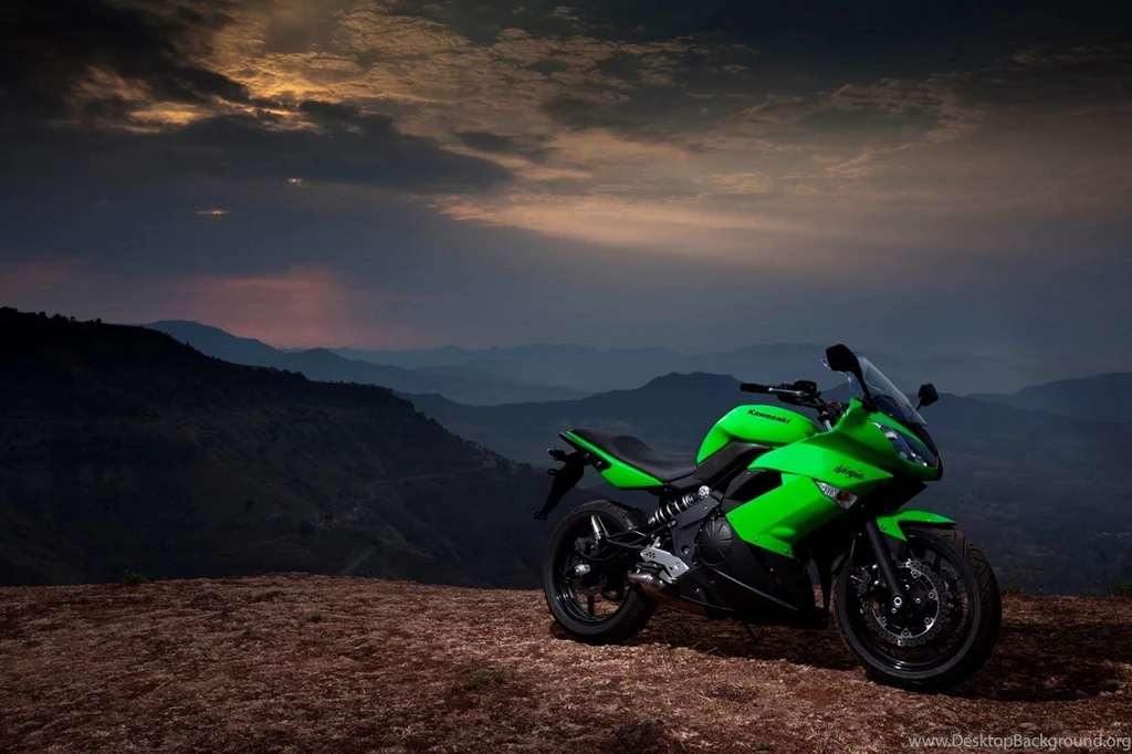 Kawasaki Ninja 300 Wallpaper.