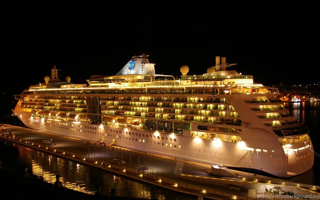 Titanic Ship In Sea At Nigh HQ Wallpapers