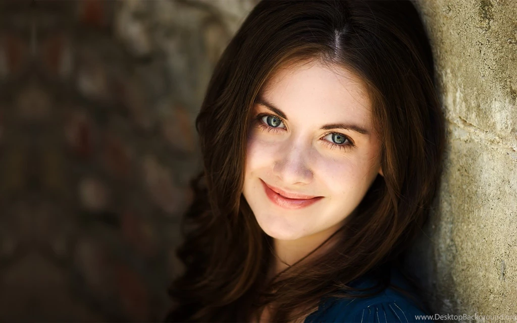 Hot HD Alison Brie Wallpapers