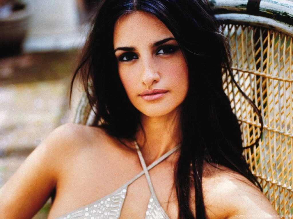 Penelope Cruz Sexy Wallpaper Images