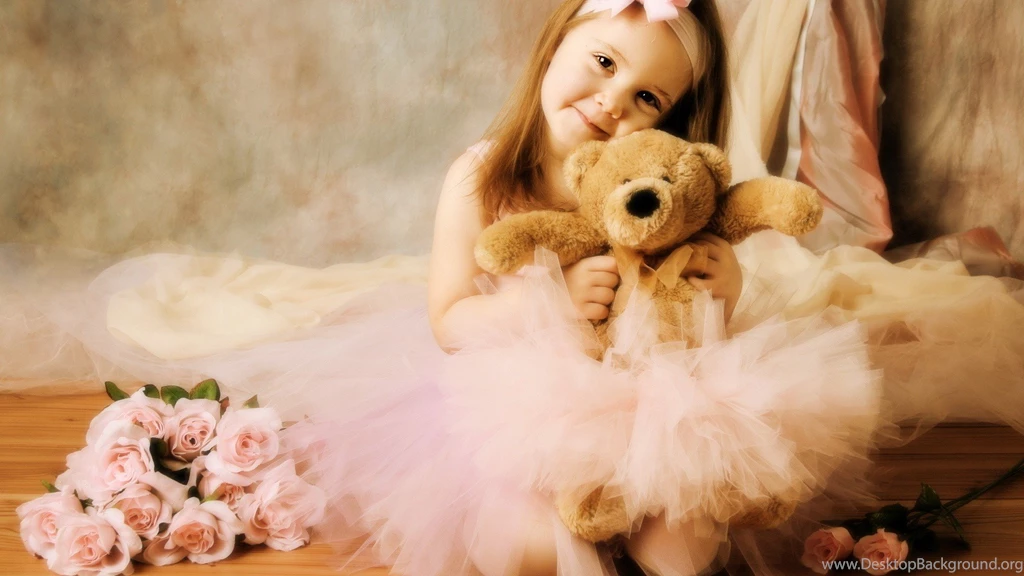 Cute Little Girl With Cute Teddy HD Wallpapers