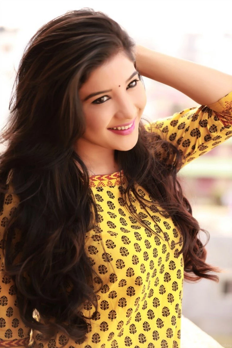 Sakshi New Photoshoot Stills,Bollywood Actress Sakshi Photos ...