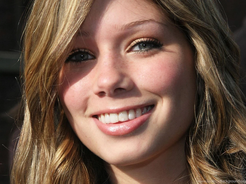 Nikki Sanderson Wallpapers