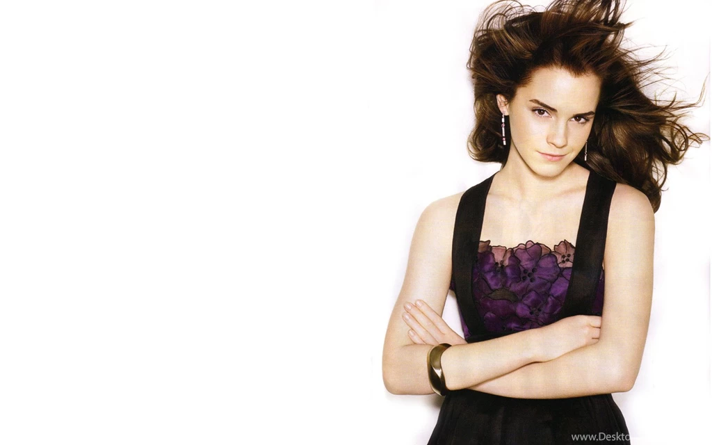 Emma Watson Plane White Backgrounds Wallpapers (DESKTOP BACKGROUNDS ...