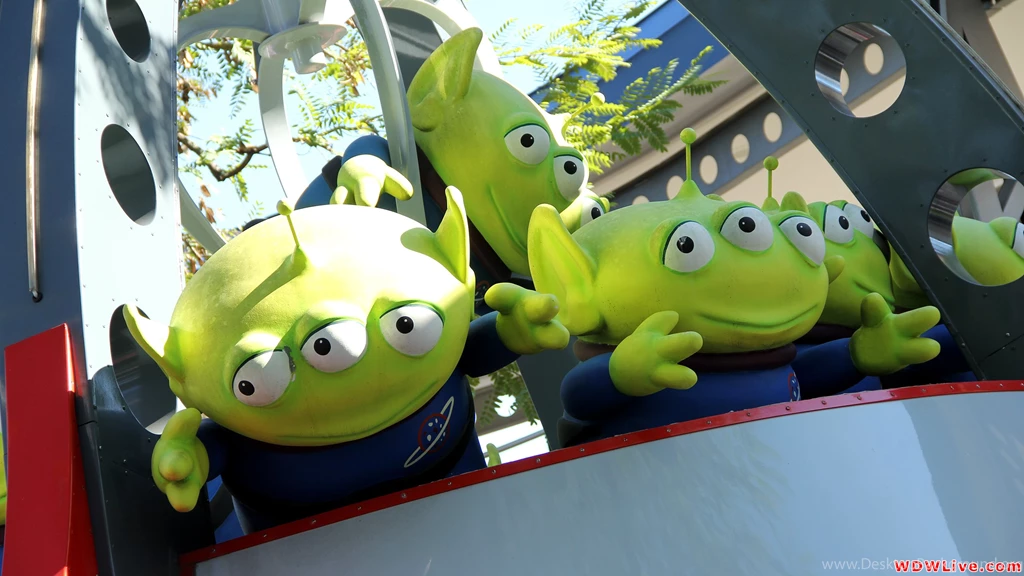 Tomorrowland: Toy Story Green Aliens, "I Have Been Chosen!"
