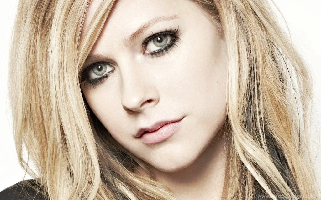 Avril Lavigne Beauttyfull Face HD Wallpapers