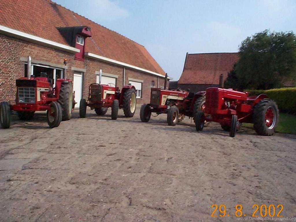 International Harvester 724 Gallery: Photo