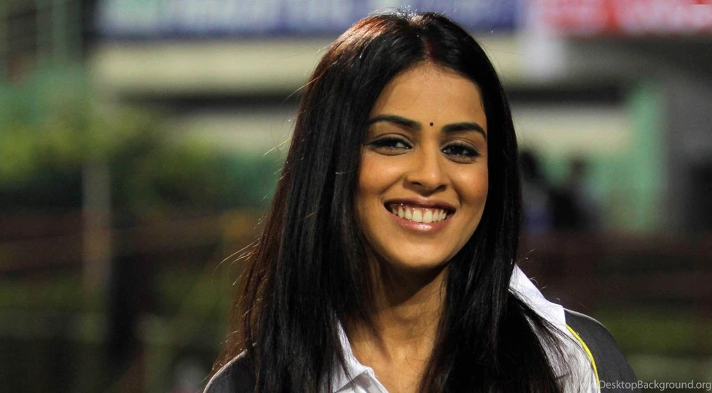 Genelia Dsouza Sweet Smiling Face Wallpapers And Picture