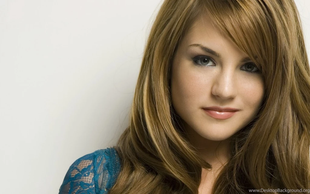 Landscape Hollywood Actress Wallpapers