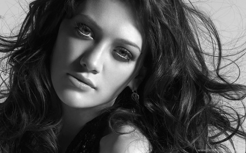 20 HD Hot Women Wallpapers HDWallSource.com