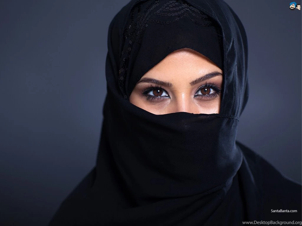 Arab Women In Hijab Desktop Background