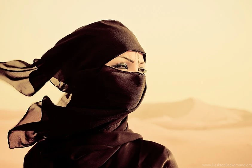 Desert • Meh.ro