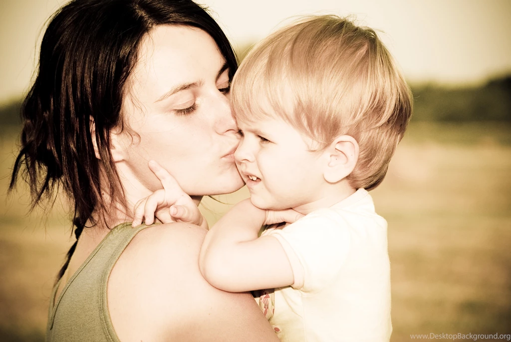Baby Kiss Images And Wallpapers Download