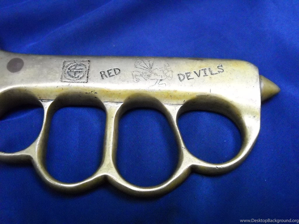 Knuckle Knives And Push Daggers