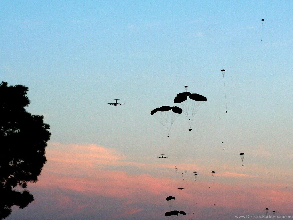 Paratroopers In The Sky «