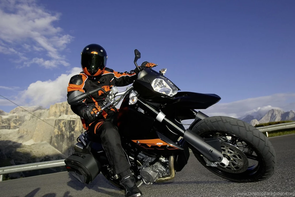2009 KTM 990 Supermoto Wallpapers