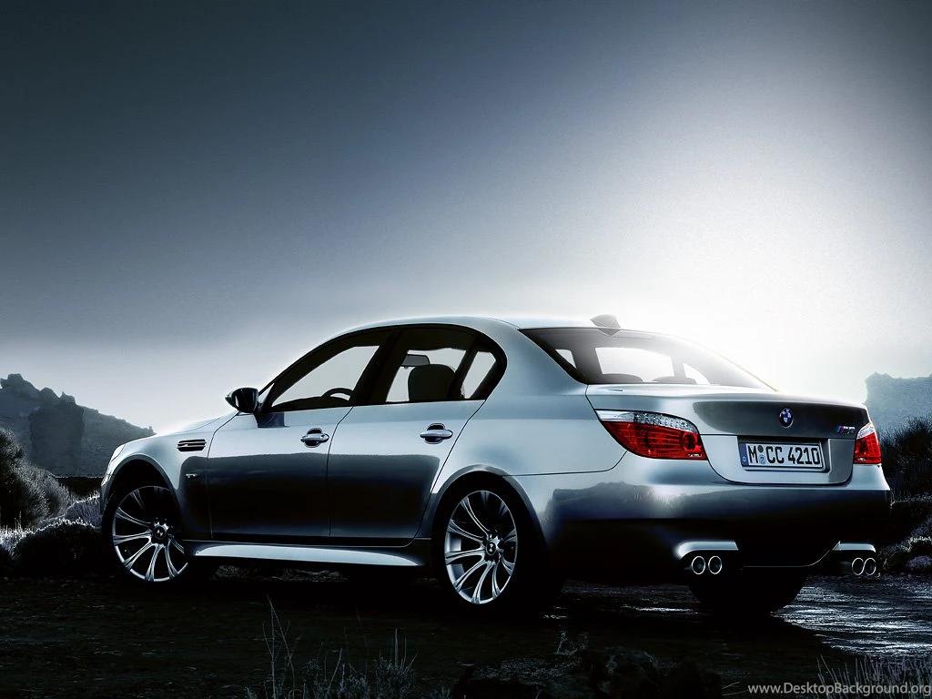 BMW Downloads : BMW M5 Sedan Wallpapers