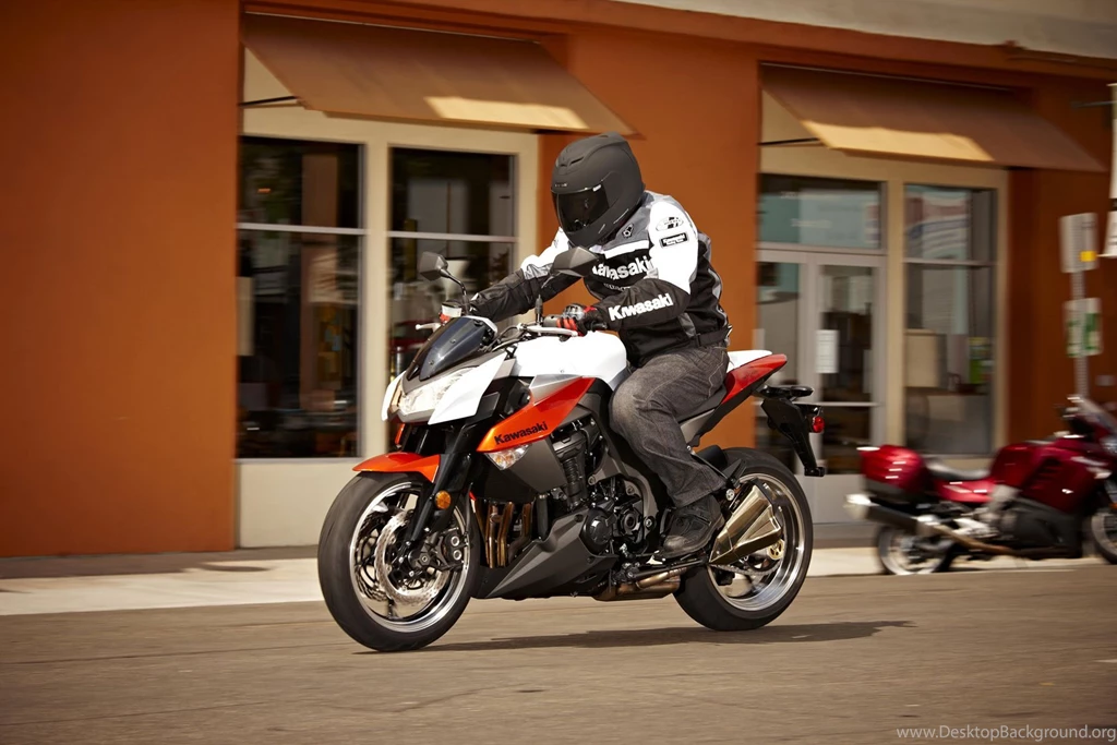 2010 Kawasaki Z1000 Wallpapers