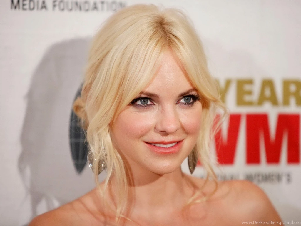 13 Quality Anna Faris Wallpapers, Celebrity