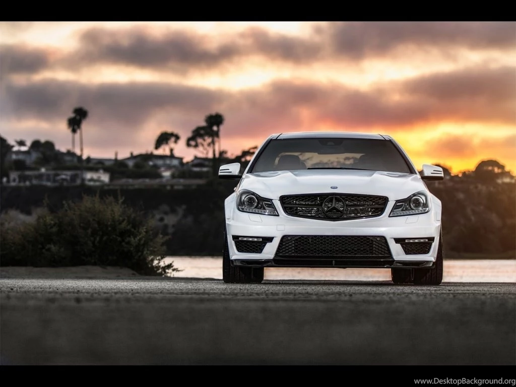 1024x768 2013 Mercedes Benz C63 AMG Front Static Desktop PC And ...