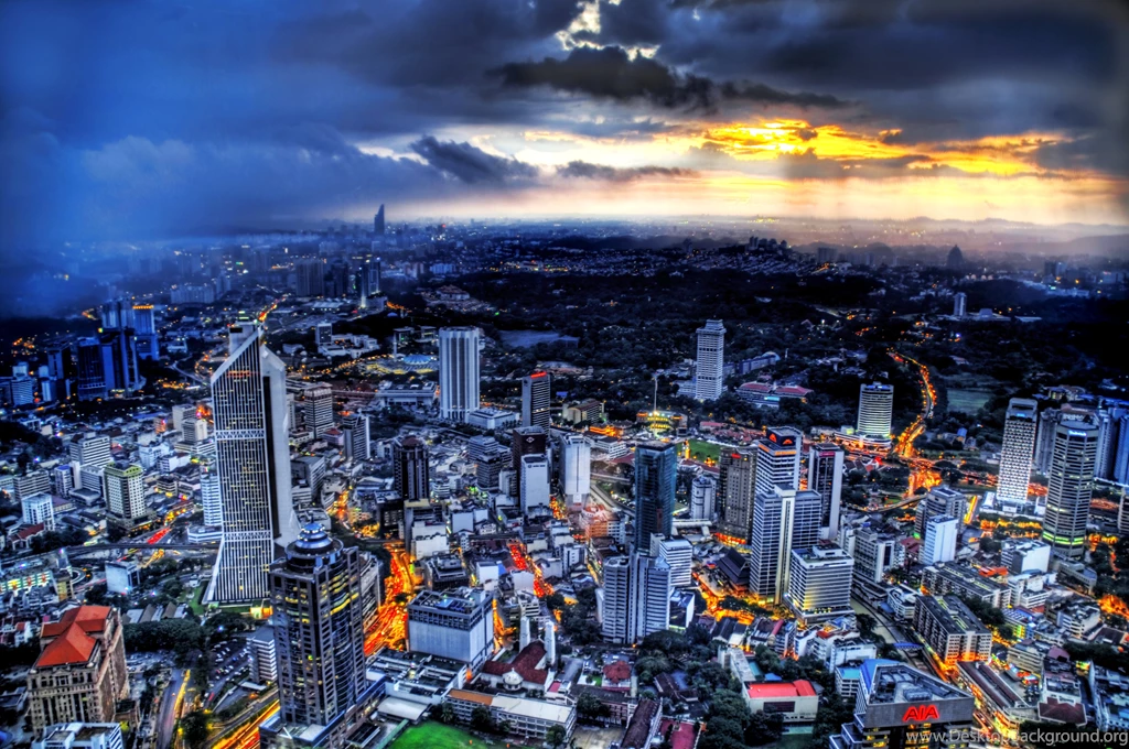 Tambak Kunti Wallpaper: Sunset Storm Over Kuala Lumpur