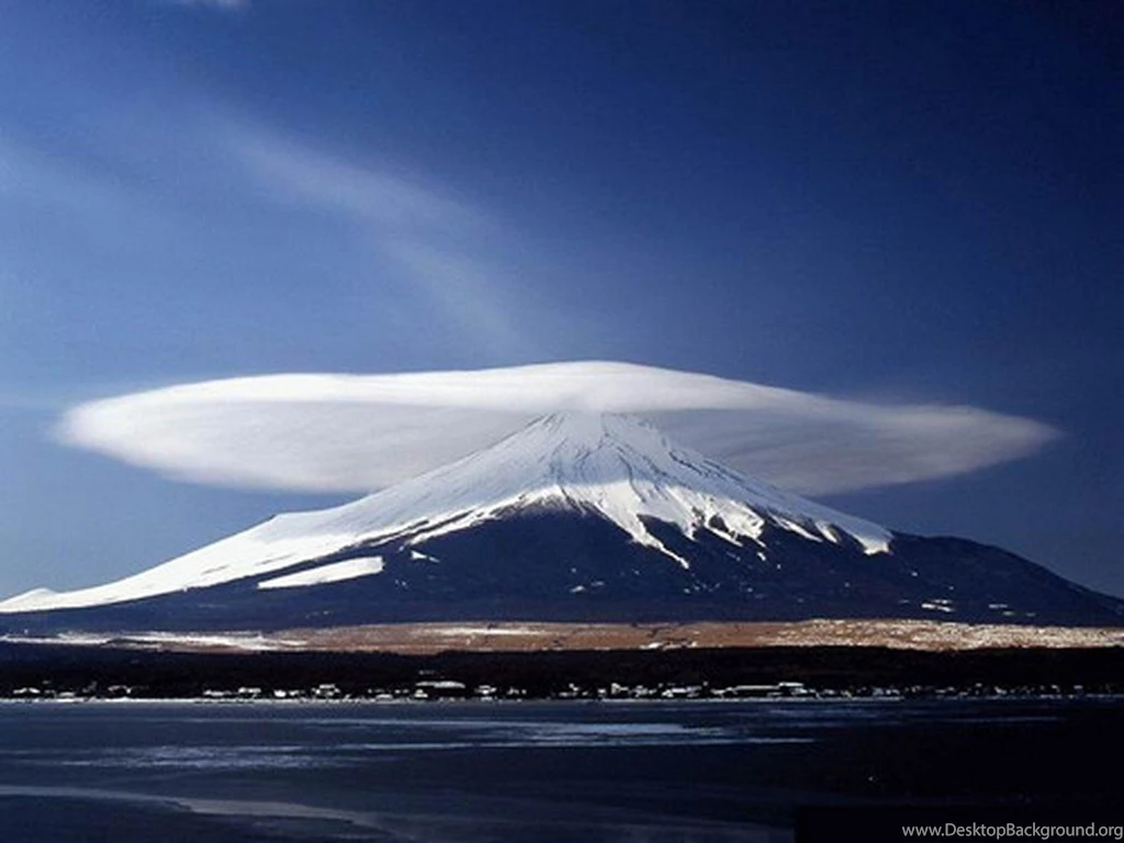 Marvelous Lenticular Clouds Wallpapers 1600x1200 189984