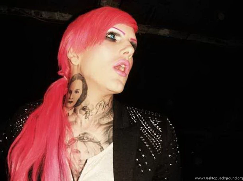 Amazing Chest Tattoo For Women Wallpapers HD