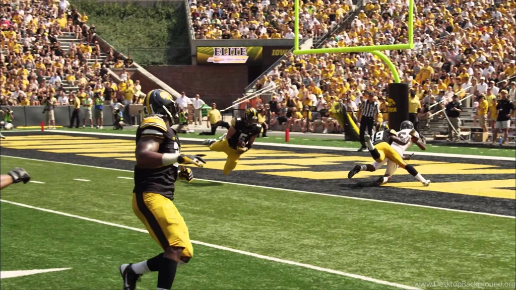 Iowa Hawkeyes Anthony Gair Hard Hit On Defender By ...