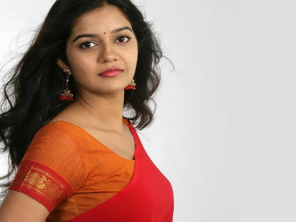 Colors Swathi In Red Saree
