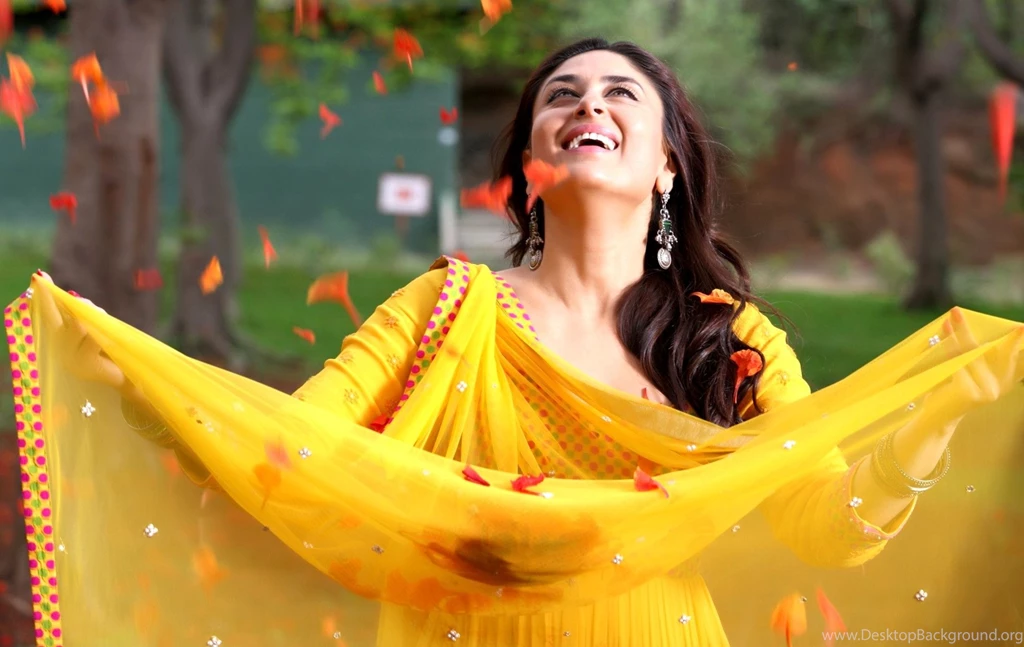 Kareena Kapoor In Yellowe Dress Wallpapers