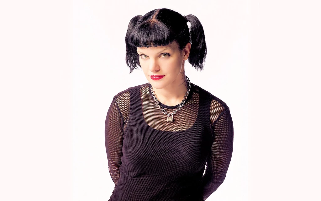 Abby Aka Pauley Perrette   Ziva And Abby Wallpapers (14061051)   Fanpop
