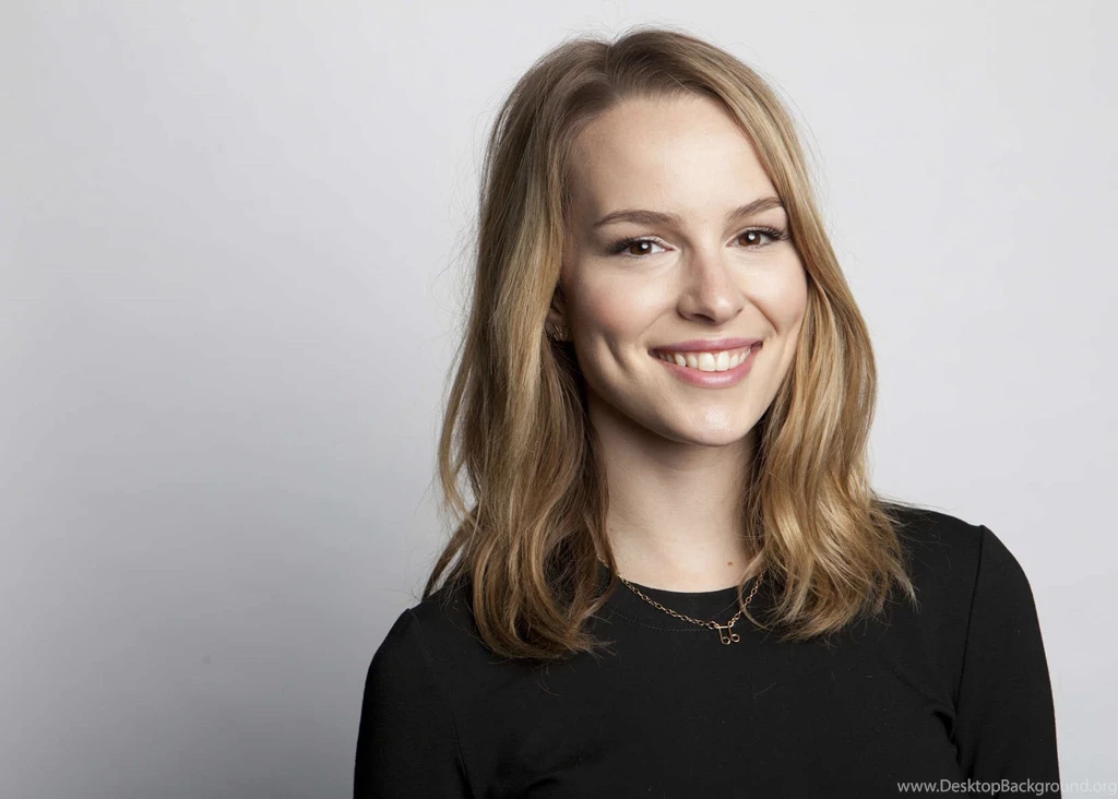 Awesome Bridgit Mendler HD Wallpapers Free Download