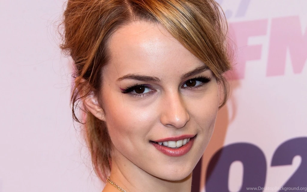 Bridgit Mendler Face Wallpapers HD Download For Desktop