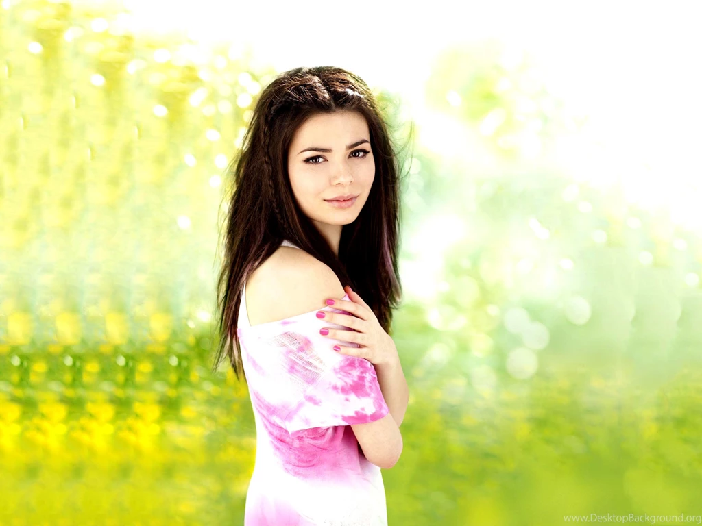 Miranda Cosgrove The Hollywood Actress Hd Wallpapers