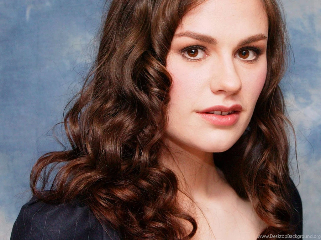Anna Paquin Wallpapers
