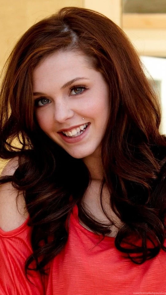 Lumia 535 Women/Kiera Winters Wallpapers ID: 118236