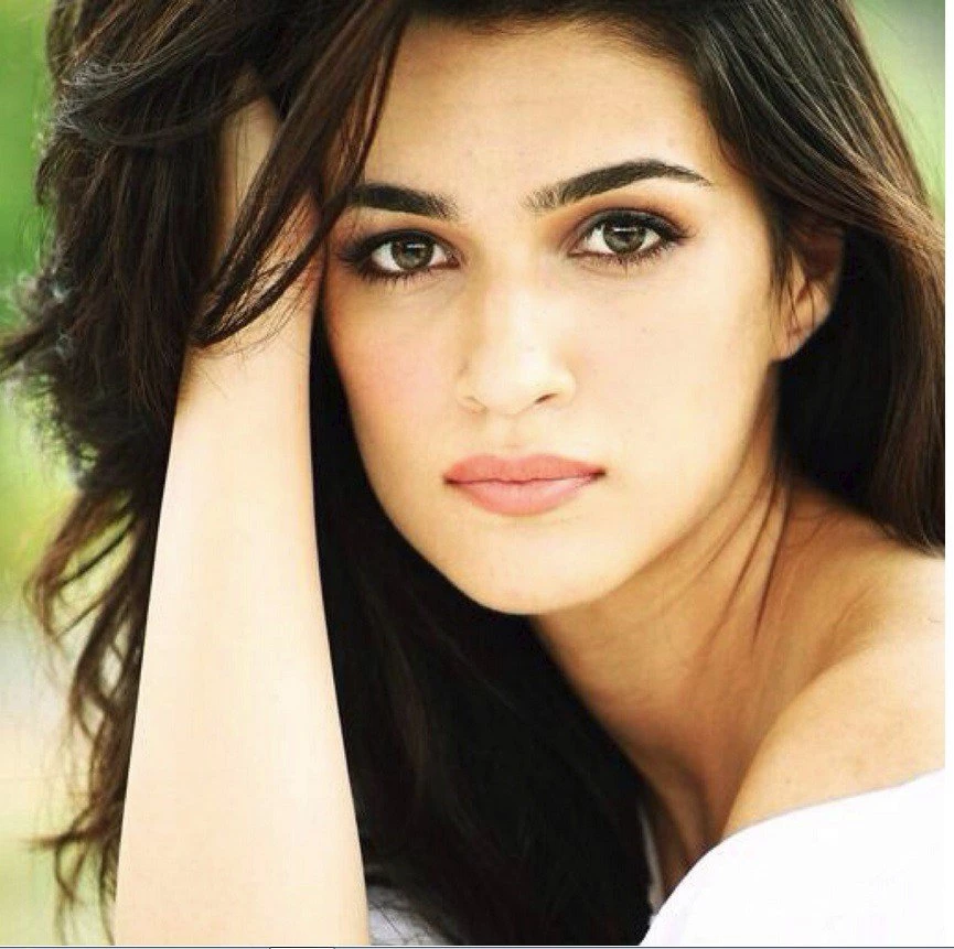 Kriti Sanon Images HD Wallpapers Download Photo Gallery