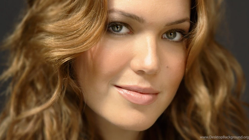 Hot HD Mandy Moore Wallpapers