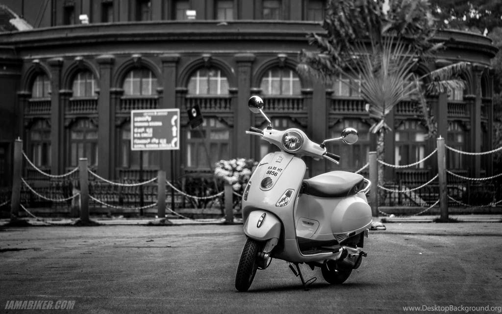 Vespa LX125 HD Wallpapers