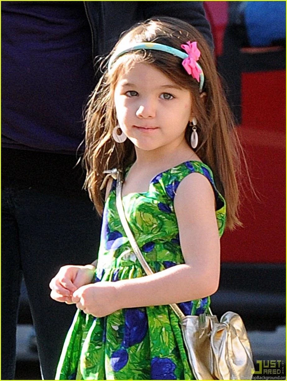 Suri Cruise Isabella Knight And Day Wallpapers