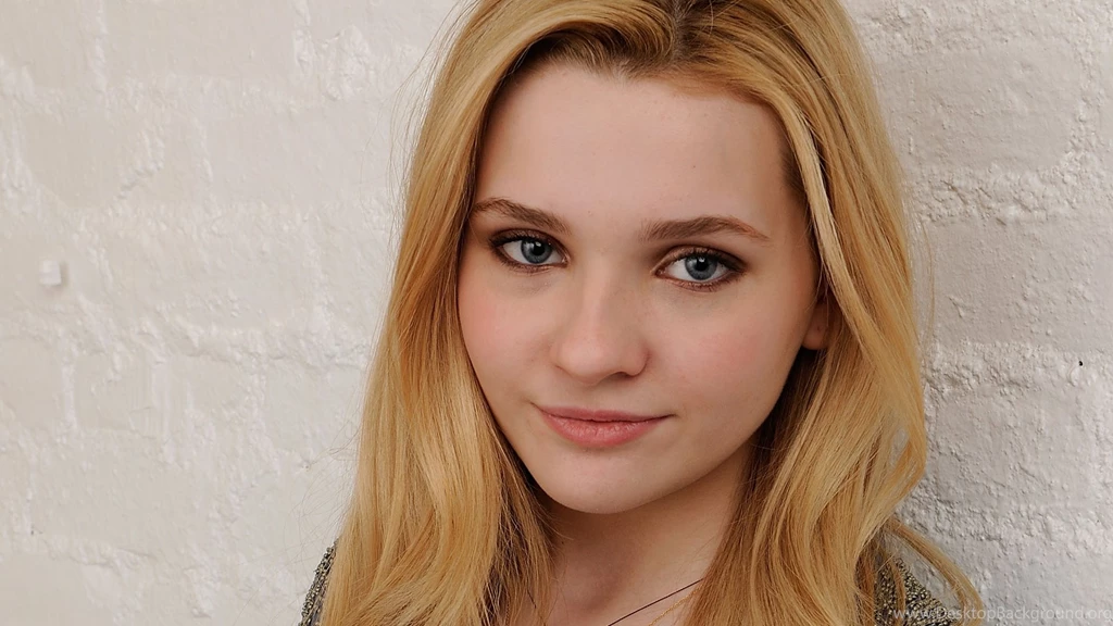 Abigail Breslin HD Wallpapers