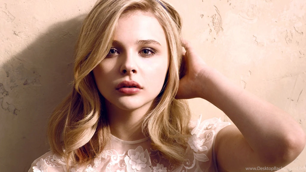 Beautiful Abigail Breslin Wallpapers